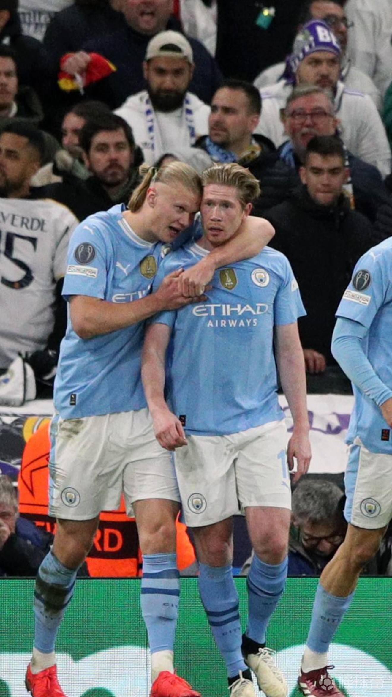 开云棋牌德布劳内迎来七赛季出色发挥，老鹰观众热烈欢呼！的简单介绍