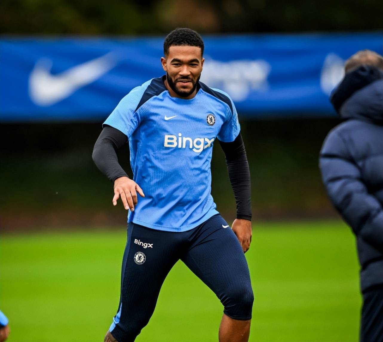 棋牌平台操作指南关于英超赛后再迎强敌；切尔西完成体检；主帅态度——气氛紧张；更衣室氛围转暖的信息